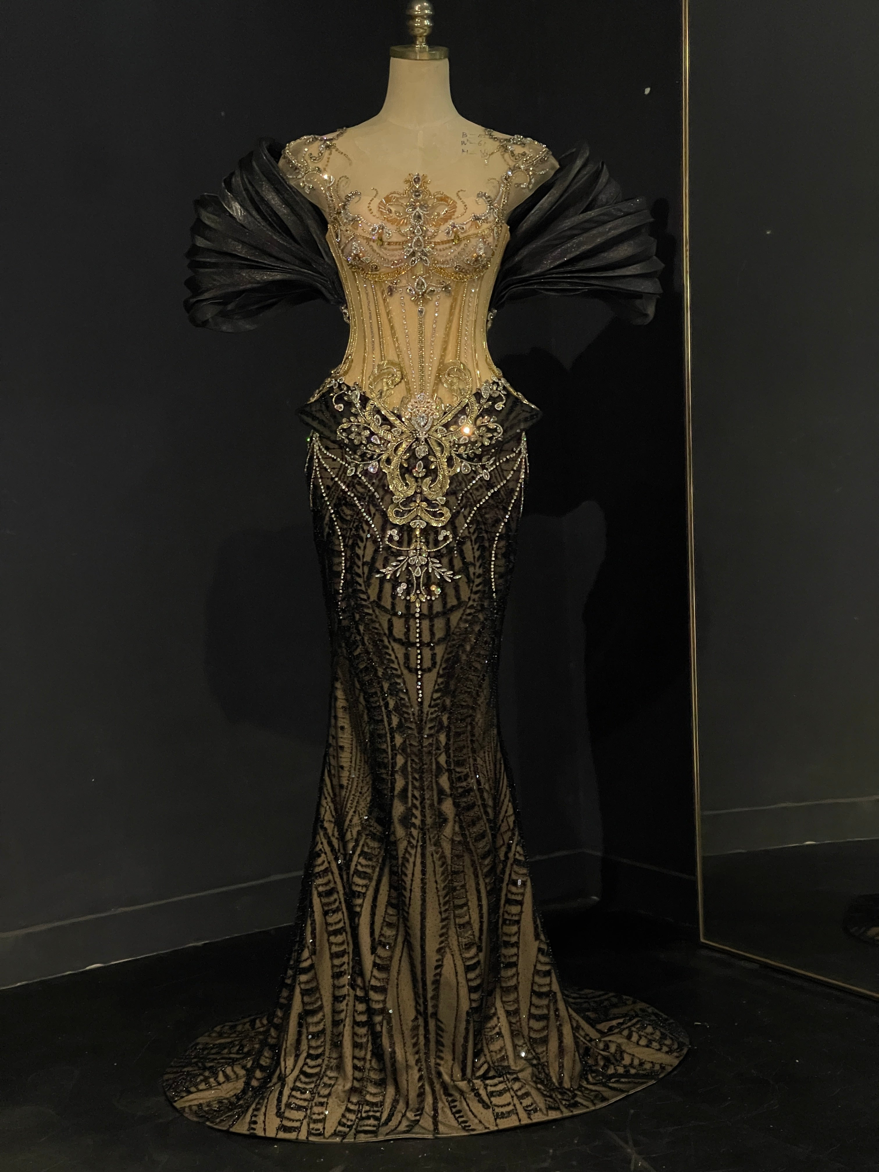 Black and Gold Mermaid Pleated Sleeves Corset Evening Gown
